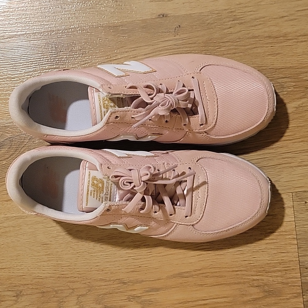New Balance Women's Pink Sneakers